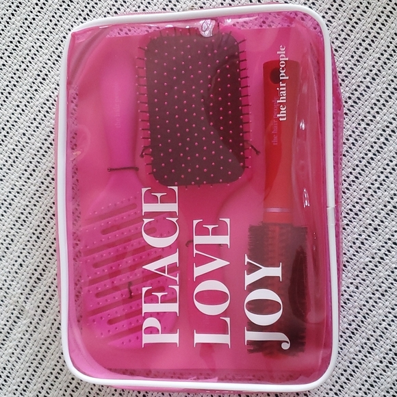THE HAIR PEOPLE 3 PC BRUSH SET WITH TRAVEL BAG - Picture 1 of 4